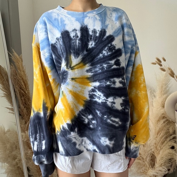 Cozy Fleece Tie Dye Hoodie Aritzia TNA Tops Aritzia Tna Cozy Af